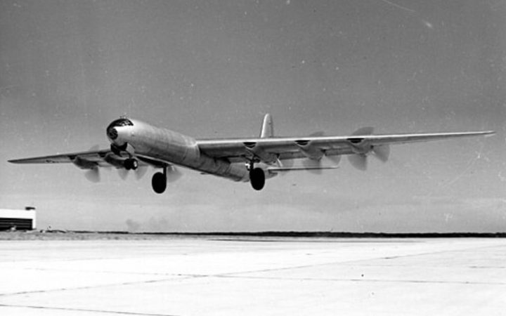Американский бомбардировщик Convair B-36